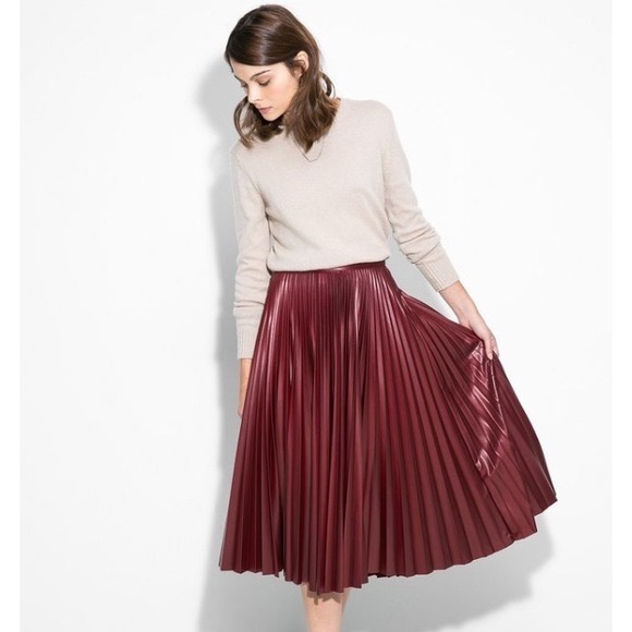 burgundy faux leather pleated skirt